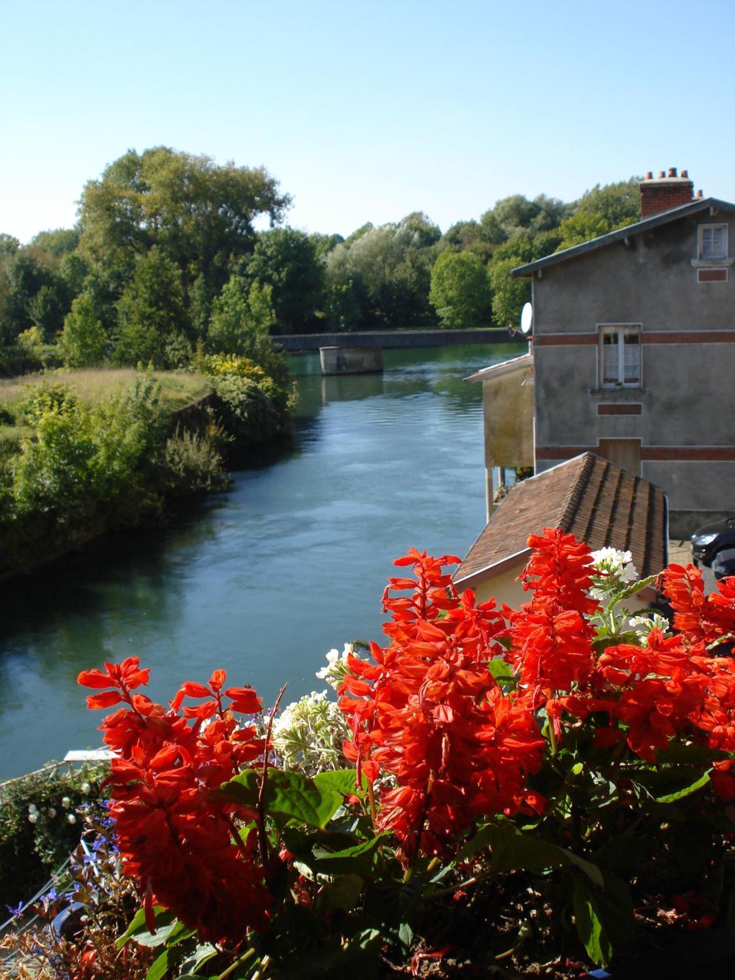 Chambres D'Hotes Notre Paradis Dun-sur-Meuse Exteriér fotografie